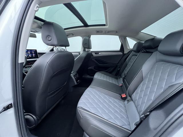 Volkswagen Jetta 2023, фото 16