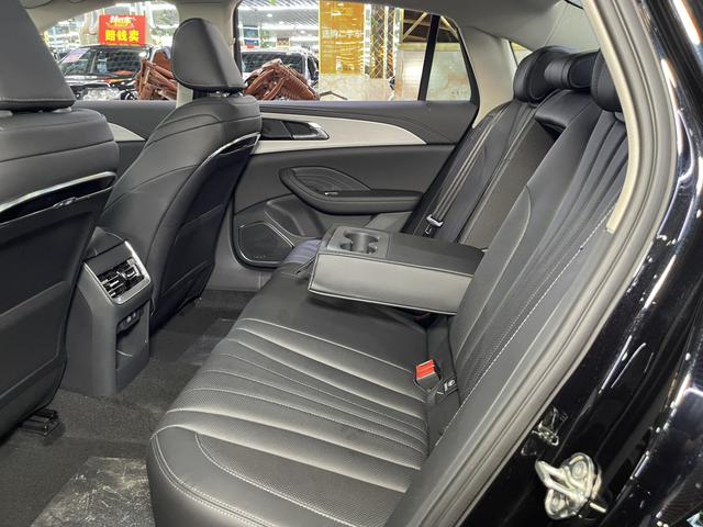 Hongqi H5 2025, фото 16