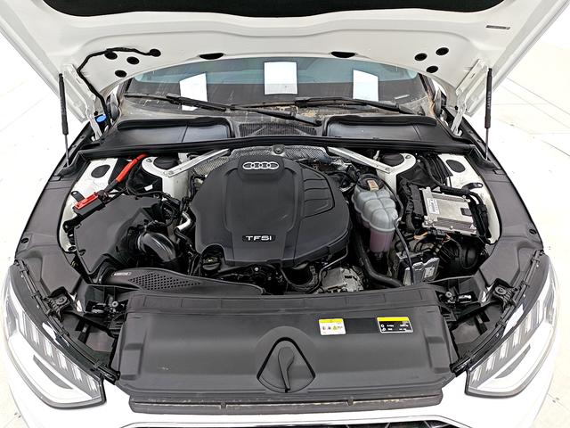 Audi A4L 2022, фото 17