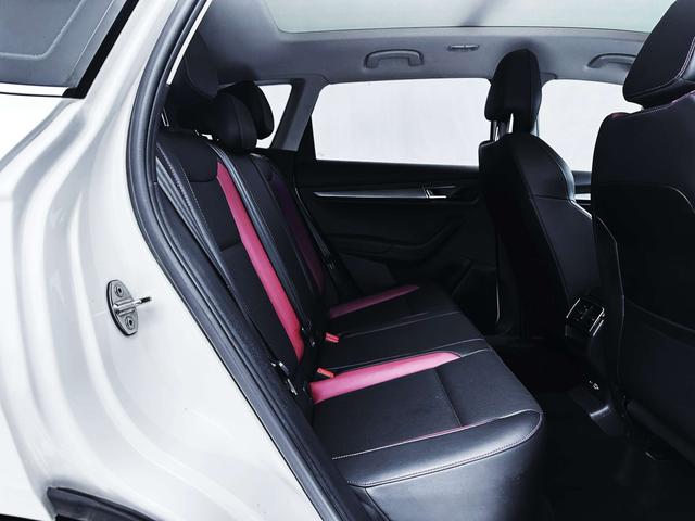 Skoda Karoq 2022, фото 17