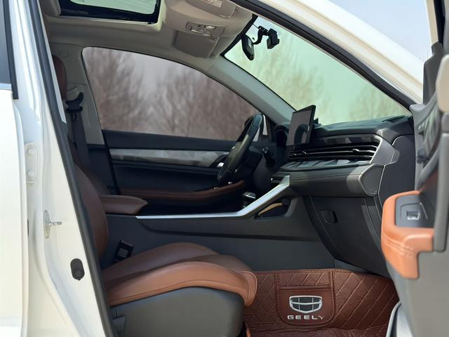 Geely Emgrand X6 2021, фото 16