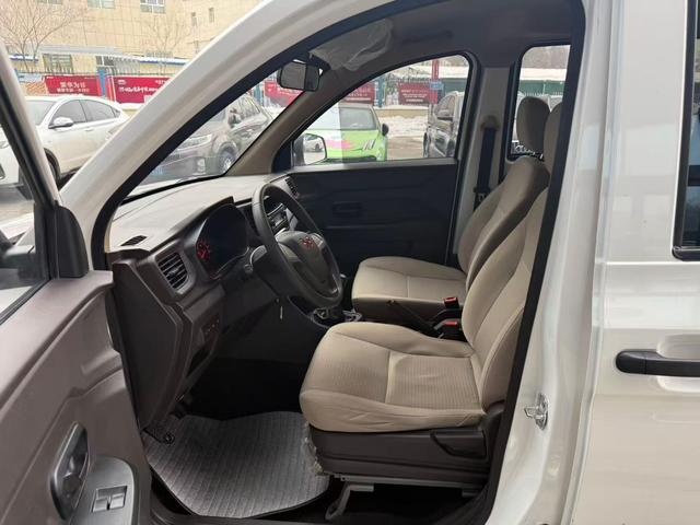Wuling Hongguang V 2022, фото 5