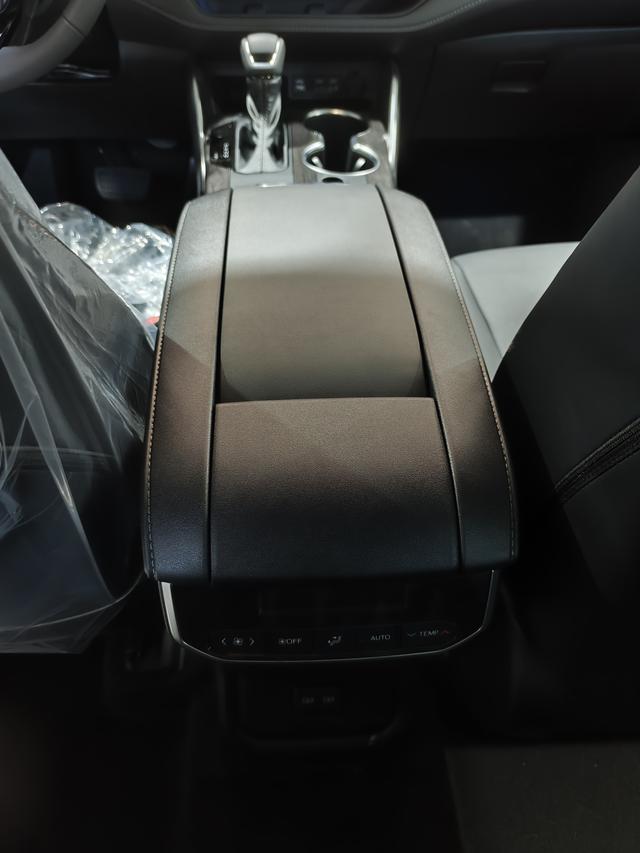 Toyota Crown 2024, фото 15