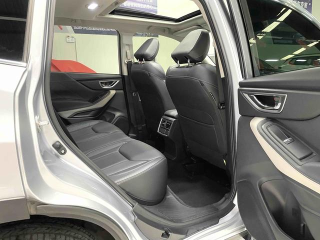 Subaru Forester 2022, фото 8