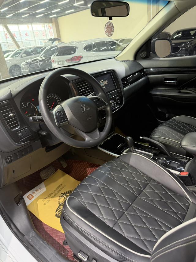 Mitsubishi Outlander 2021, фото 15