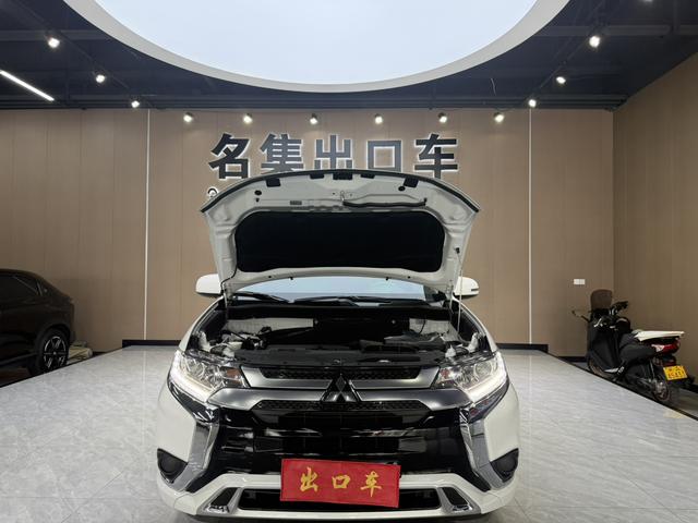 Mitsubishi Outlander 2021, фото 16