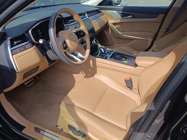 Jaguar XFL 2025, фото 6