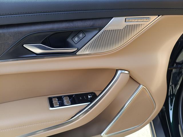 Jaguar XFL 2025, фото 12