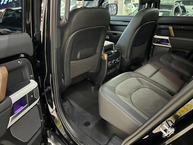 Land Rover Defender 2024, фото 15