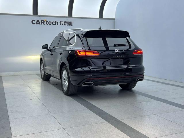 Volkswagen Touareg 2022, фото 4