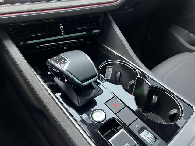 Volkswagen Touareg 2022, фото 9