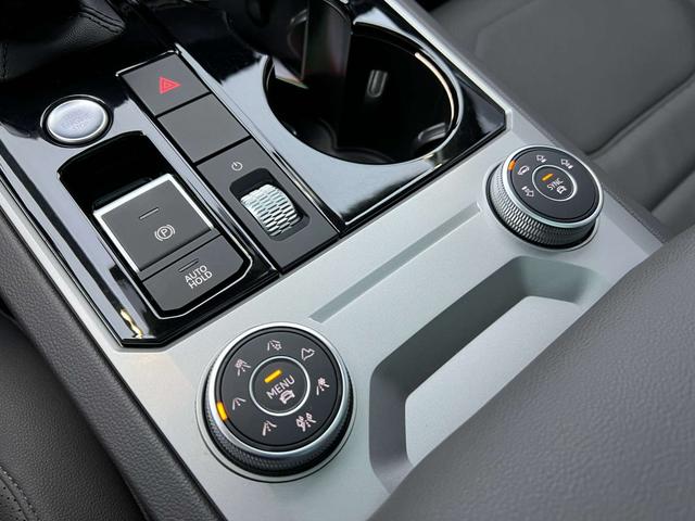 Volkswagen Touareg 2022, фото 10