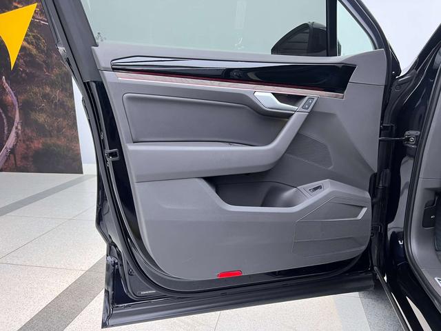 Volkswagen Touareg 2022, фото 12