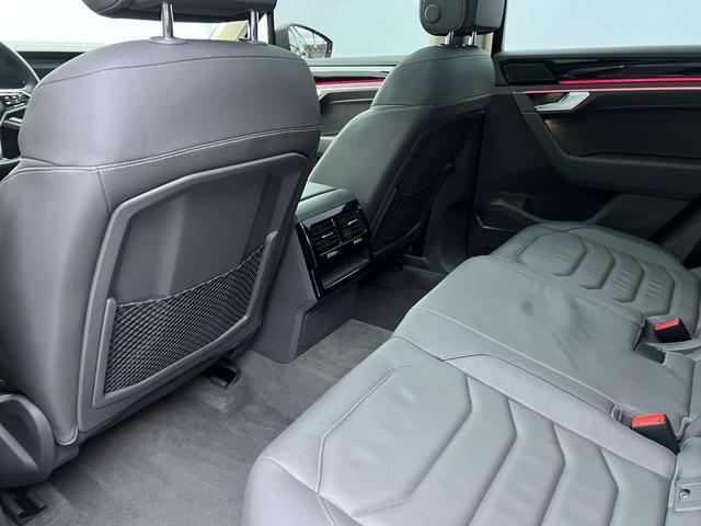 Volkswagen Touareg 2022, фото 14