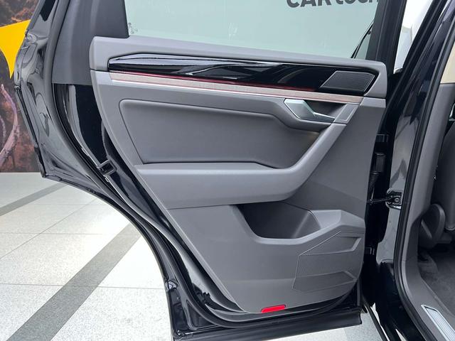 Volkswagen Touareg 2022, фото 16