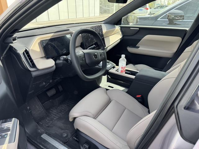 Volvo XC70 2026, фото 3