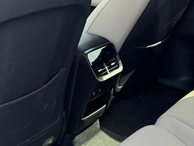 Volvo XC70 2026, фото 9