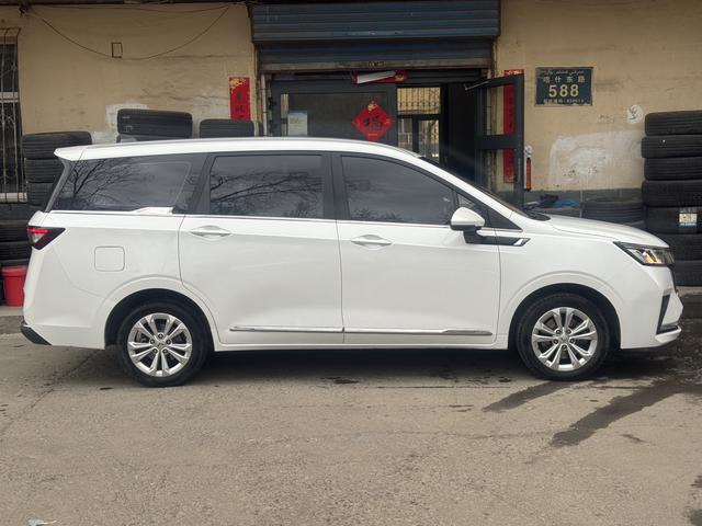 Wuling Jiachen 2022, фото 9