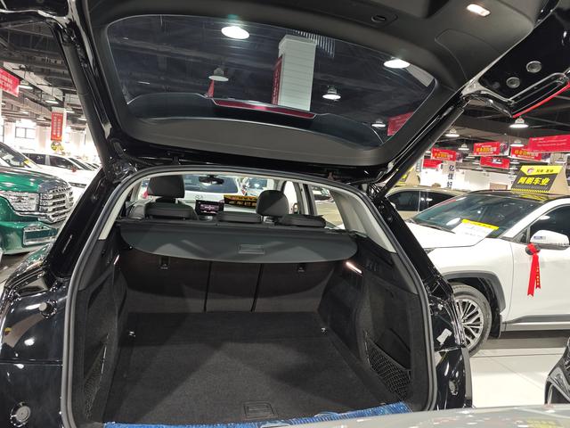 Audi Q5L 2023, фото 14