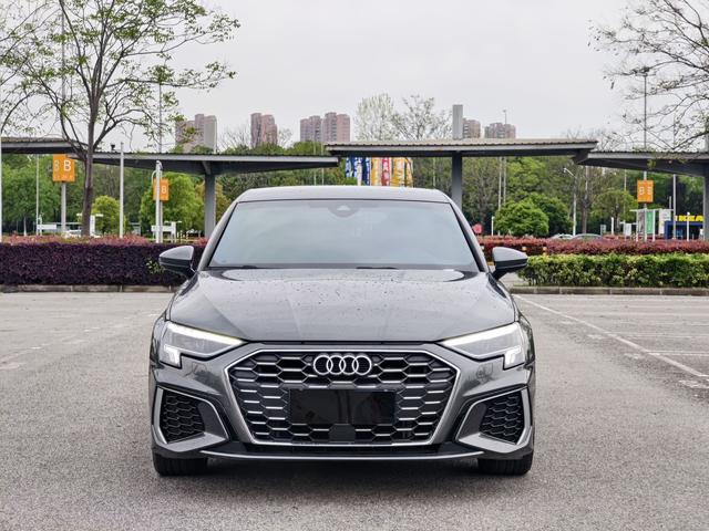 Audi A3 2023, фото 2