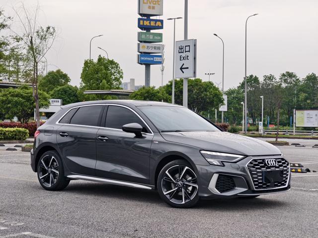 Audi A3 2023, фото 3