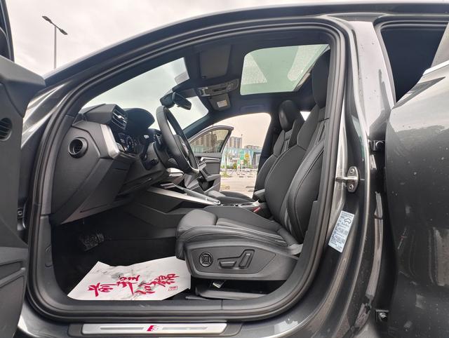 Audi A3 2023, фото 7