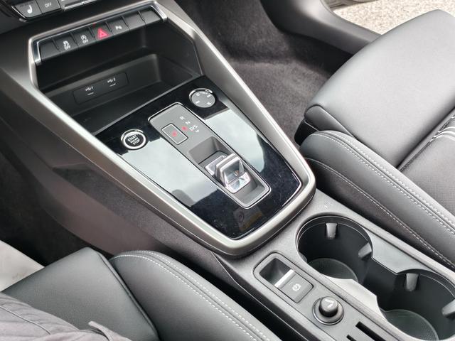 Audi A3 2023, фото 13