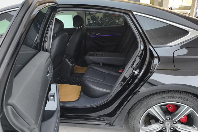 Honda Accord 2023, фото 13
