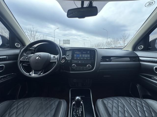 Mitsubishi Outlander 2021, фото 18