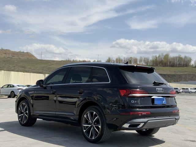 Audi Q7 2023, фото 7