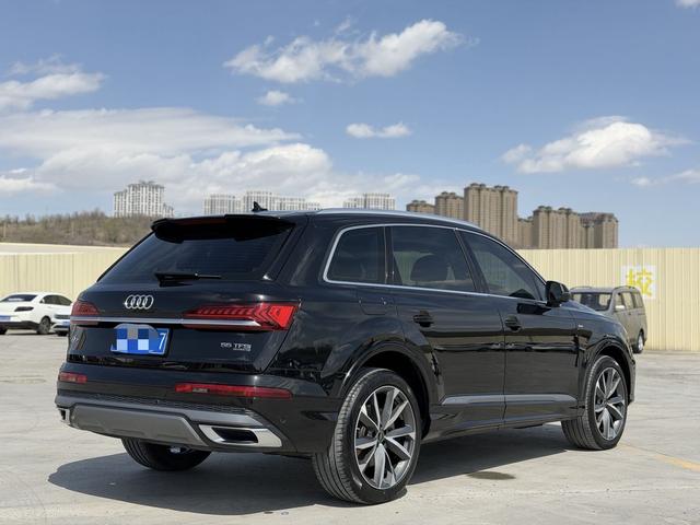 Audi Q7 2023, фото 9