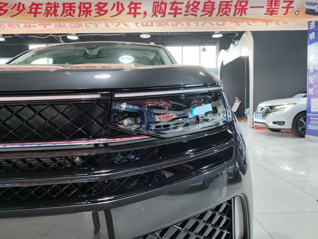 Volkswagen Tiguan 2025, фото 16