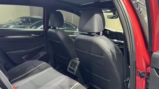 Volkswagen Golf 2023, фото 15
