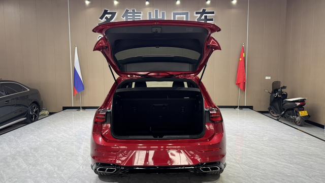 Volkswagen Golf 2023, фото 16