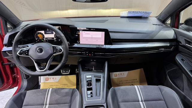 Volkswagen Golf 2023, фото 17