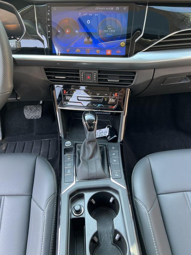 Volkswagen Passat 2023, фото 15