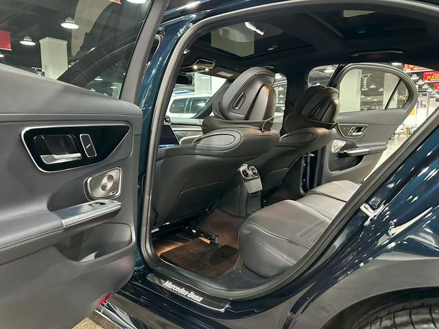 Mercedes-Benz C-Class 2026, фото 6