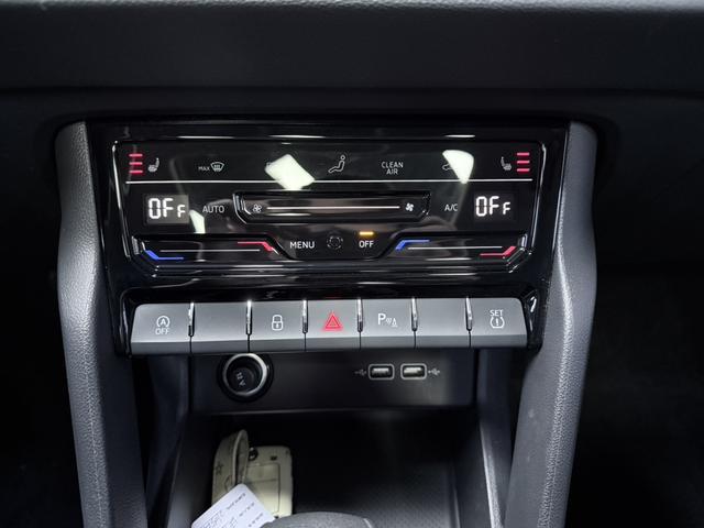 Skoda Karoq 2023, фото 16