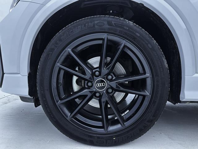 Audi Q2L 2022, фото 17