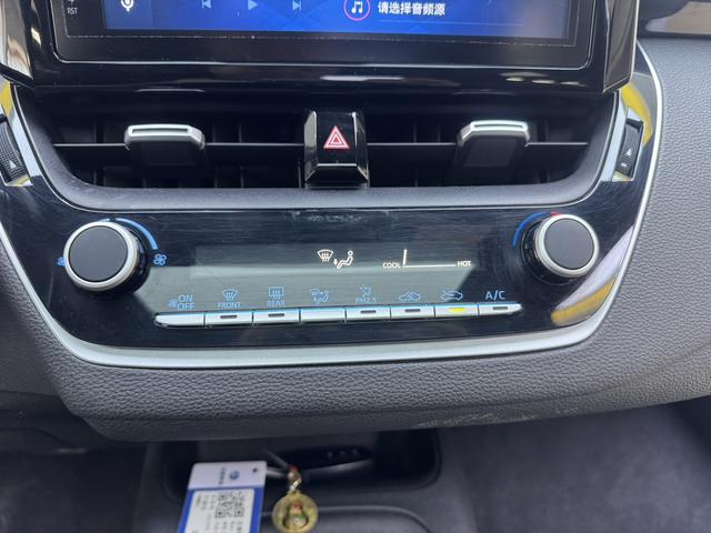 Toyota Corolla 2022, фото 15