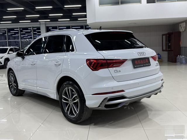 Audi Q3 2022, фото 4