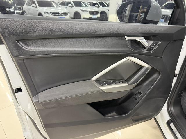 Audi Q3 2022, фото 8
