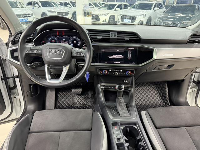 Audi Q3 2022, фото 17