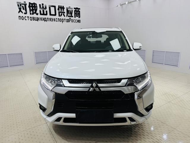 Mitsubishi Outlander 2021, фото 2