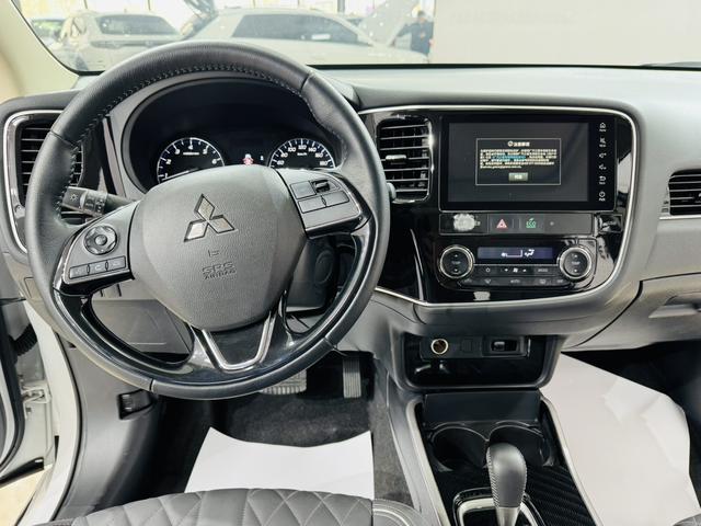 Mitsubishi Outlander 2021, фото 8