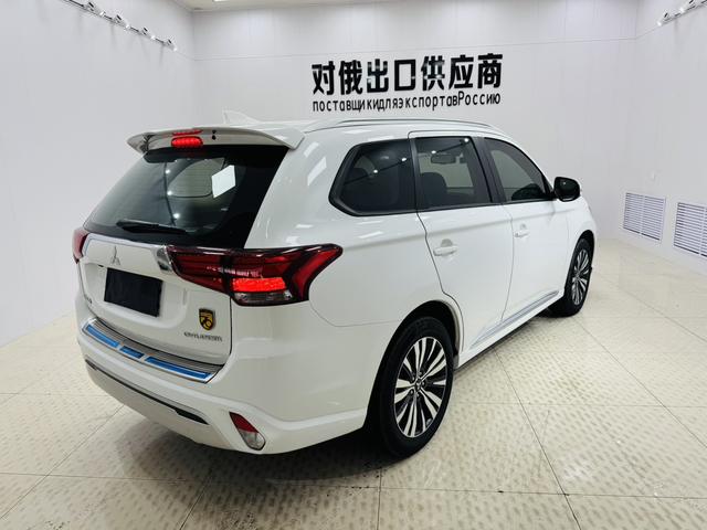 Mitsubishi Outlander 2021, фото 11