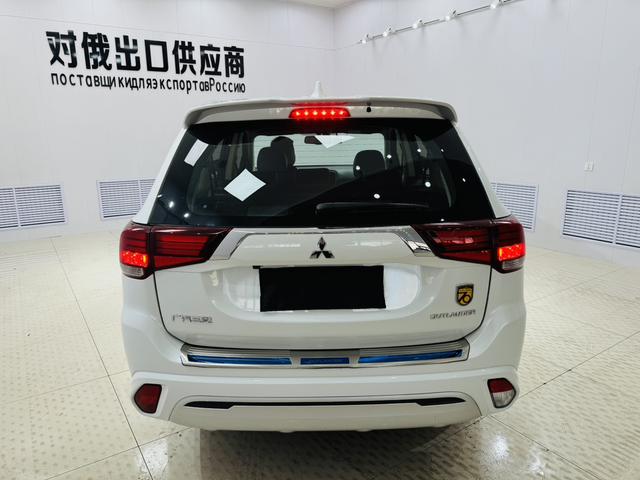 Mitsubishi Outlander 2021, фото 12