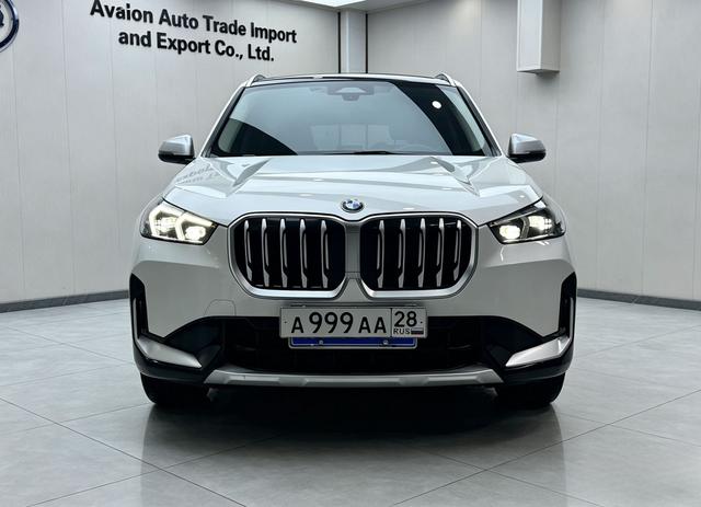 BMW X1 2023, фото 2