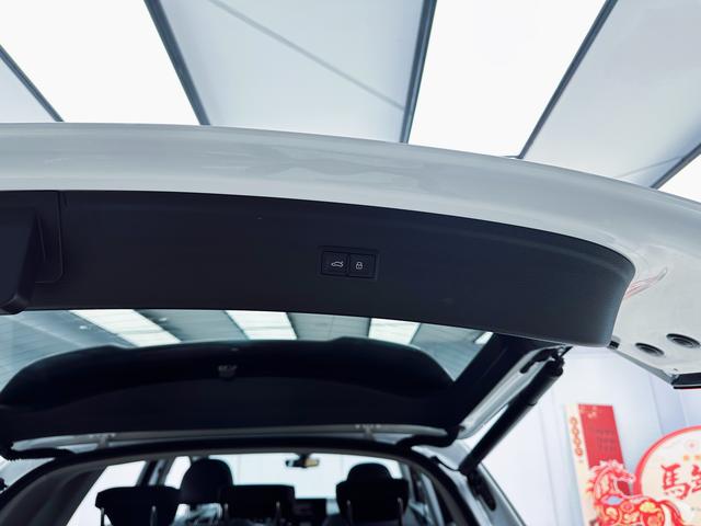 Audi Q5L 2022, фото 14