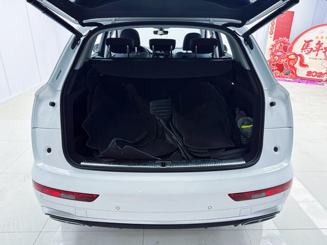 Audi Q5L 2022, фото 15